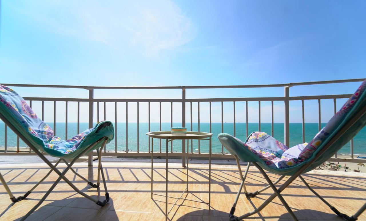 Beachfront Marilyn Durrës Extérieur photo