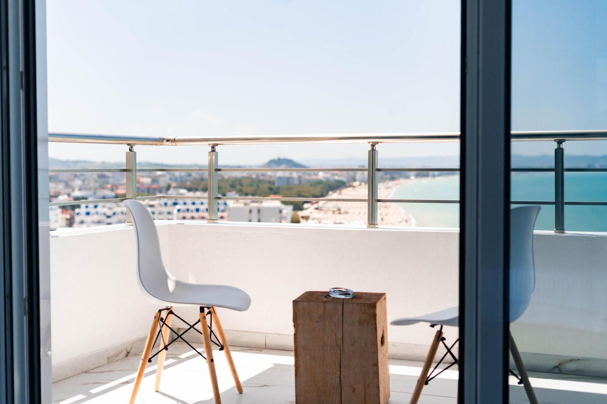 Beachfront Marilyn Durrës Extérieur photo