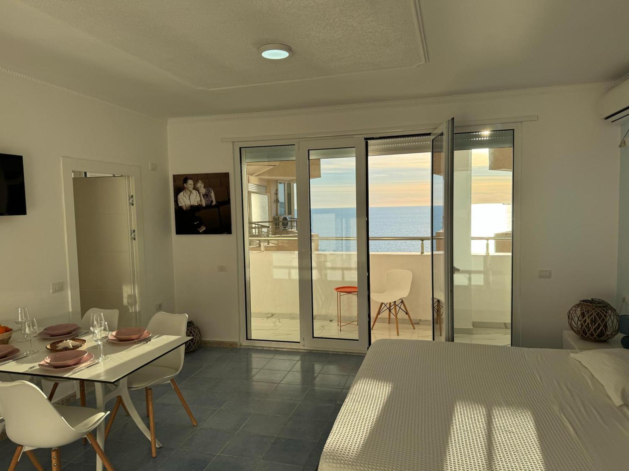 Beachfront Marilyn Durrës Extérieur photo
