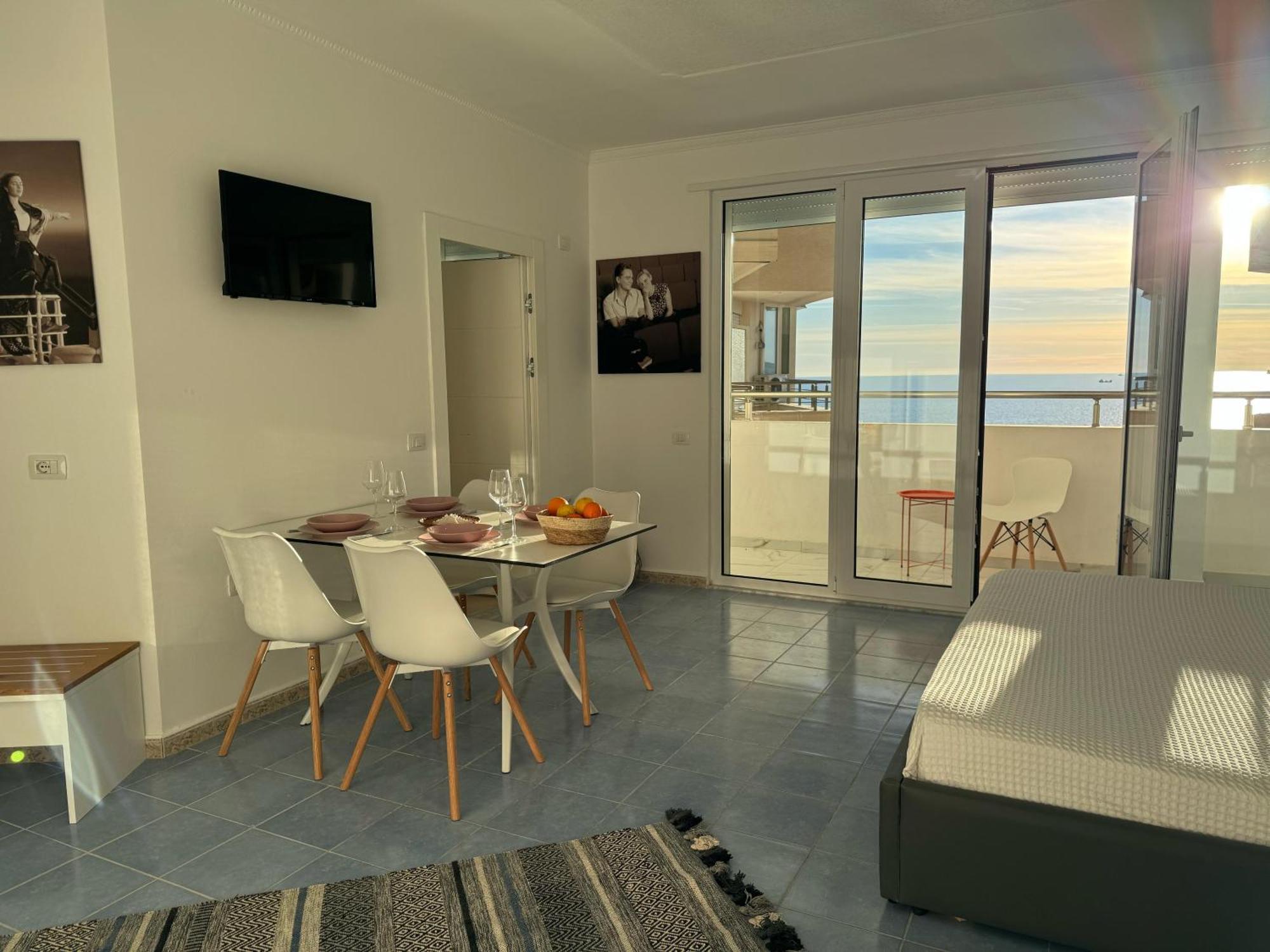 Beachfront Marilyn Durrës Extérieur photo