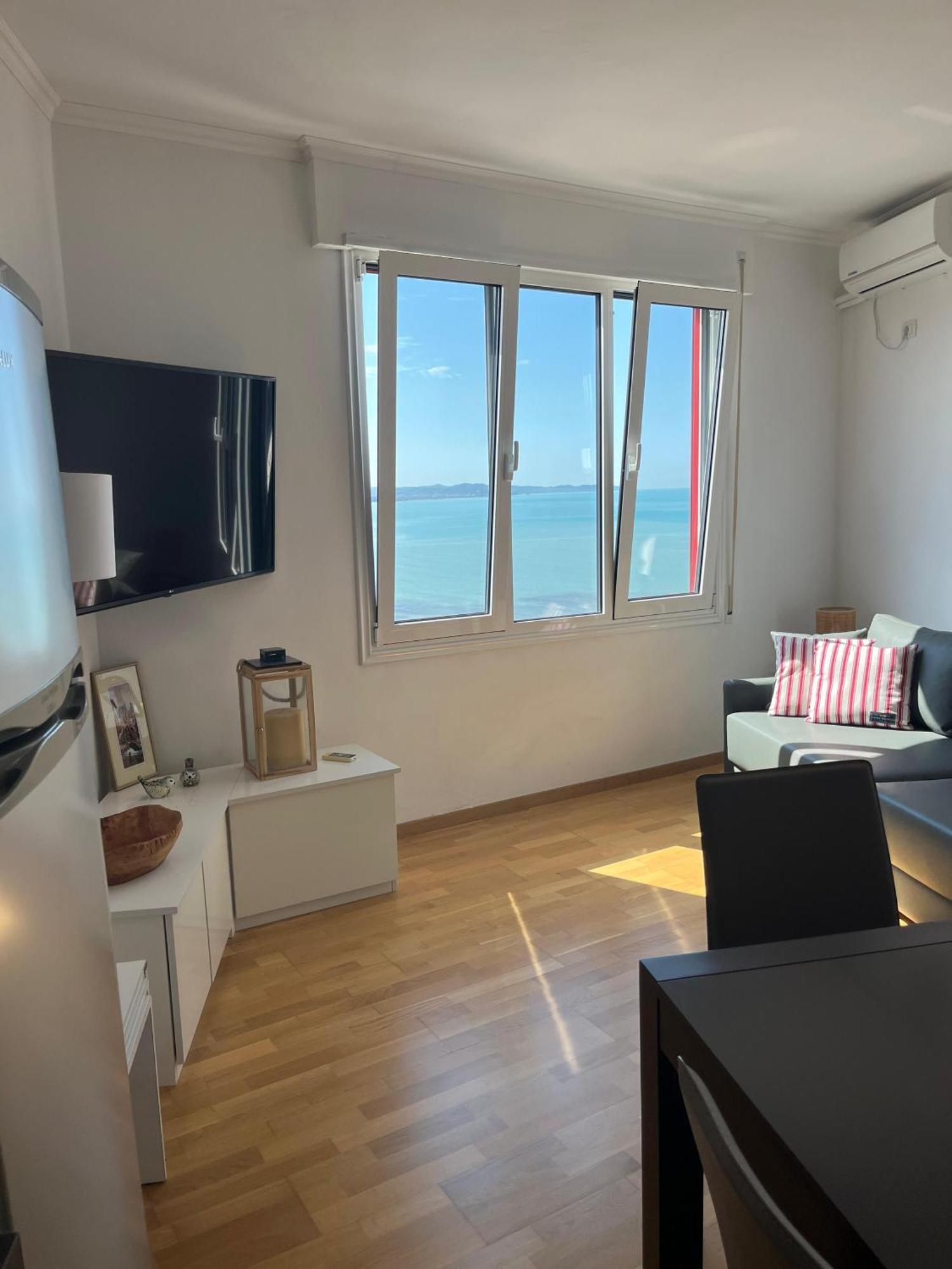 Beachfront Marilyn Durrës Extérieur photo